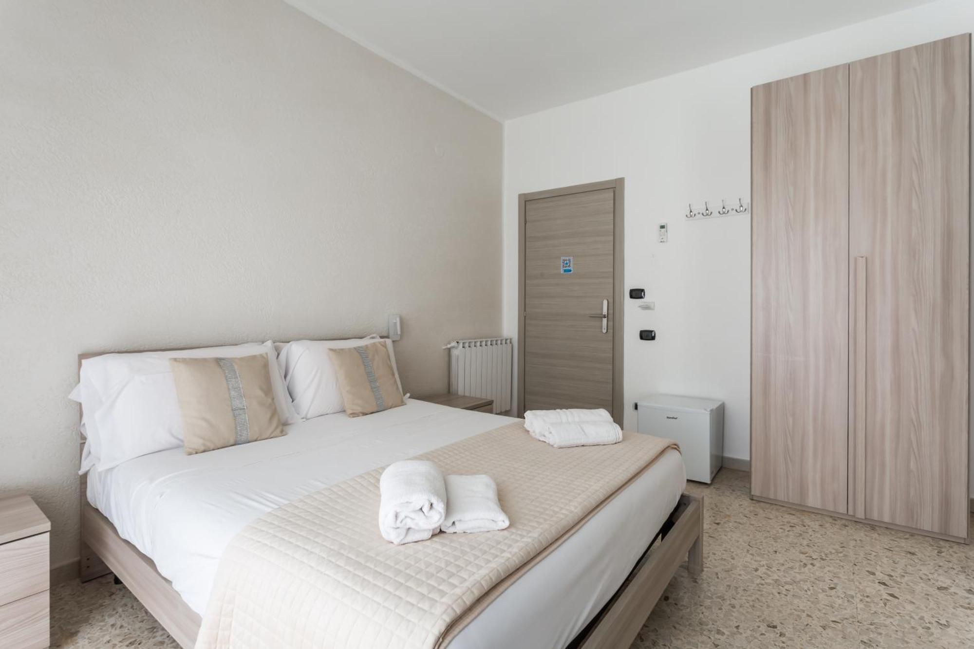 Napoli Fly Guest House 290 Buitenkant foto